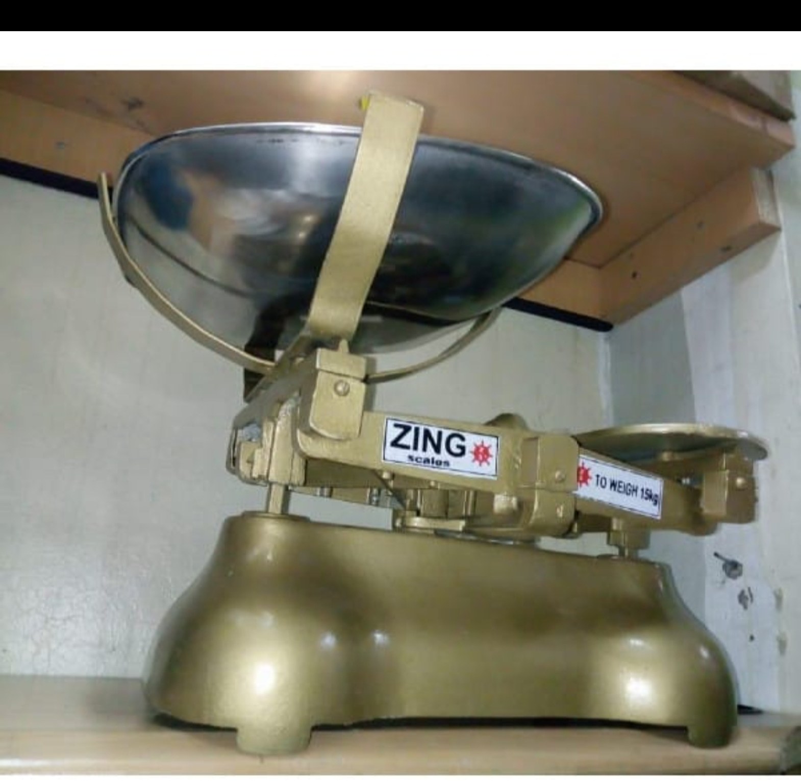 Analogue weighing scale image