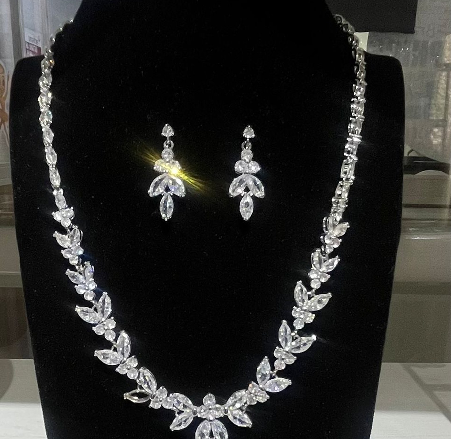 Crystal Garland Drop Set image