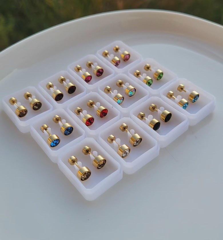Screw studs image