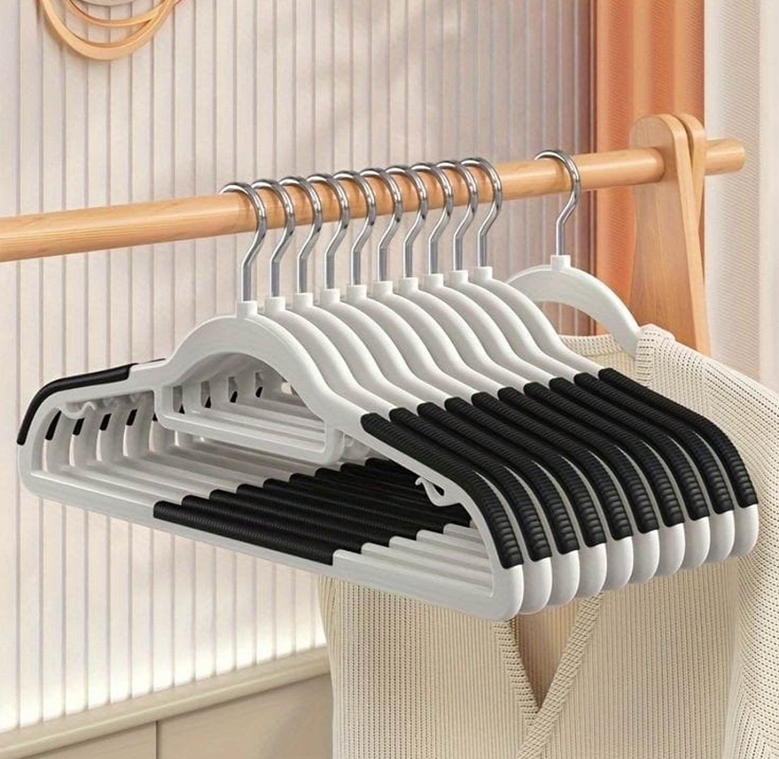 10pcs Seamless Hangers image