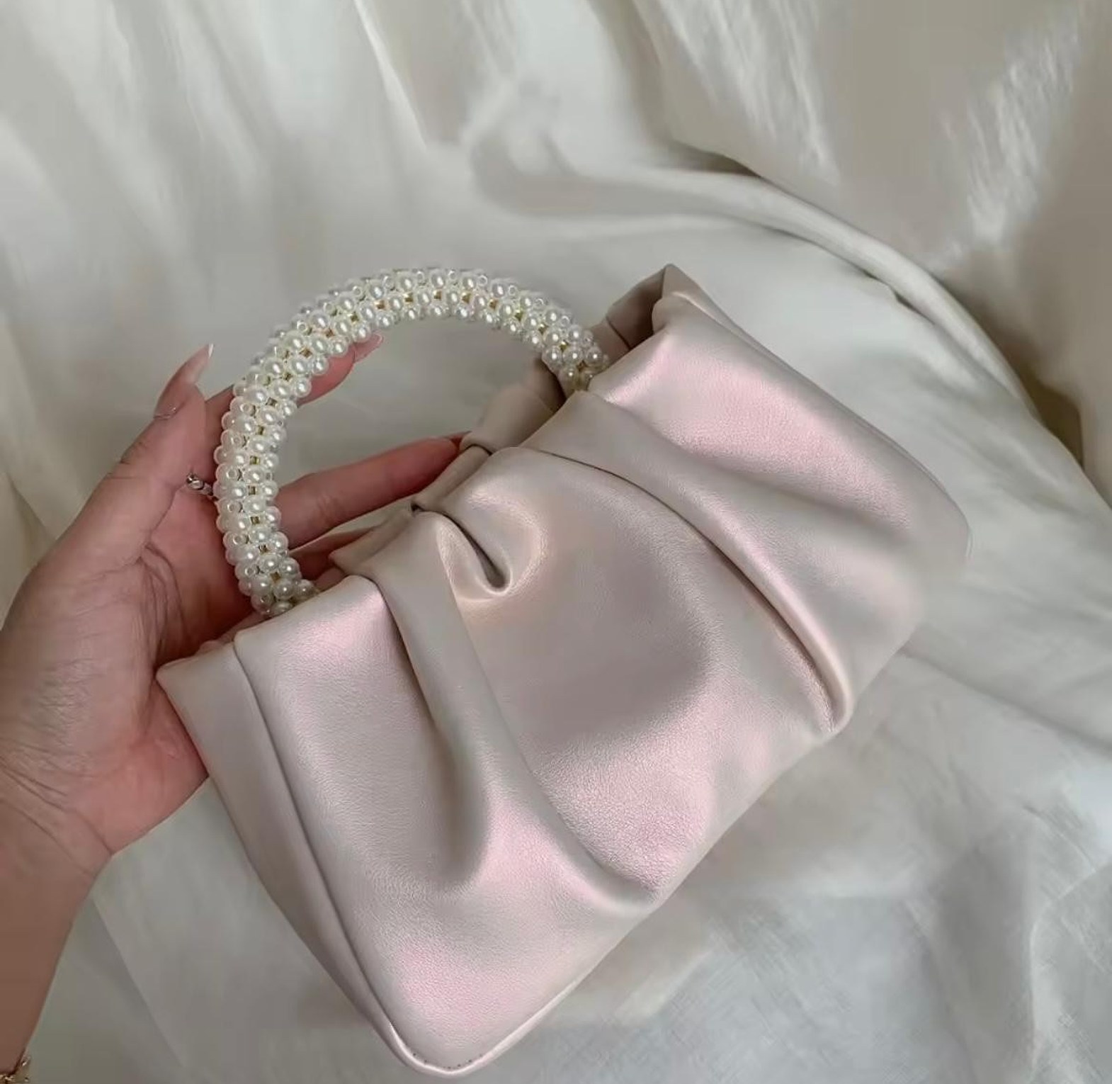Venus Pearl Handle Clutch image