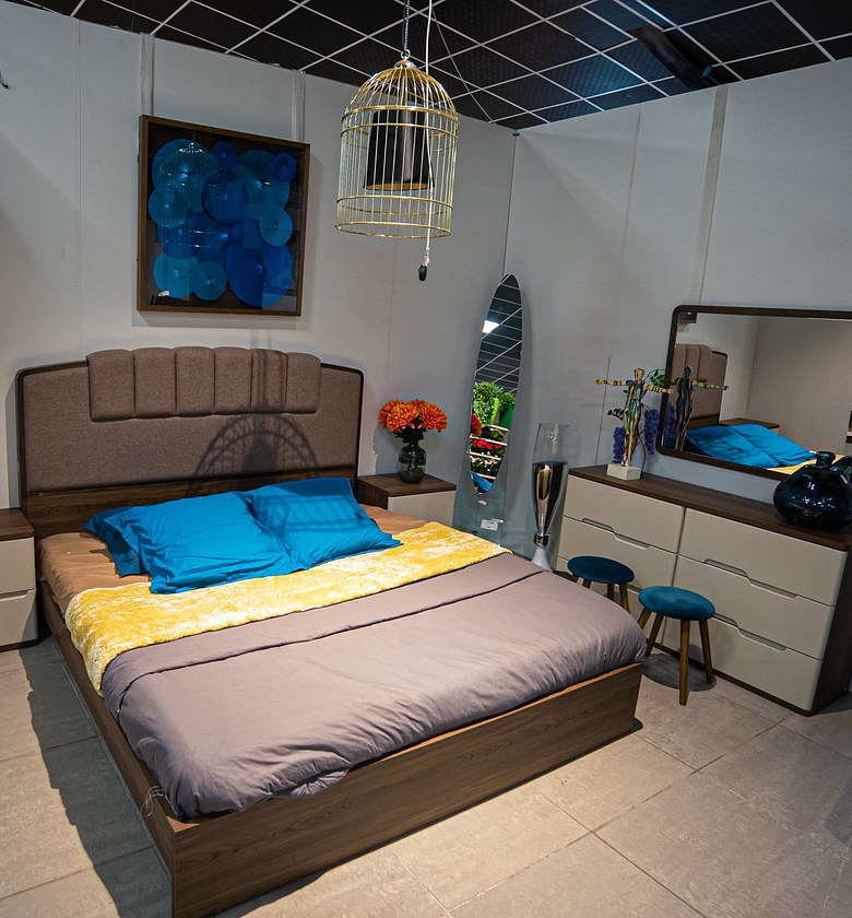 BED 180X200 CM +2 NIGHT STANDS image