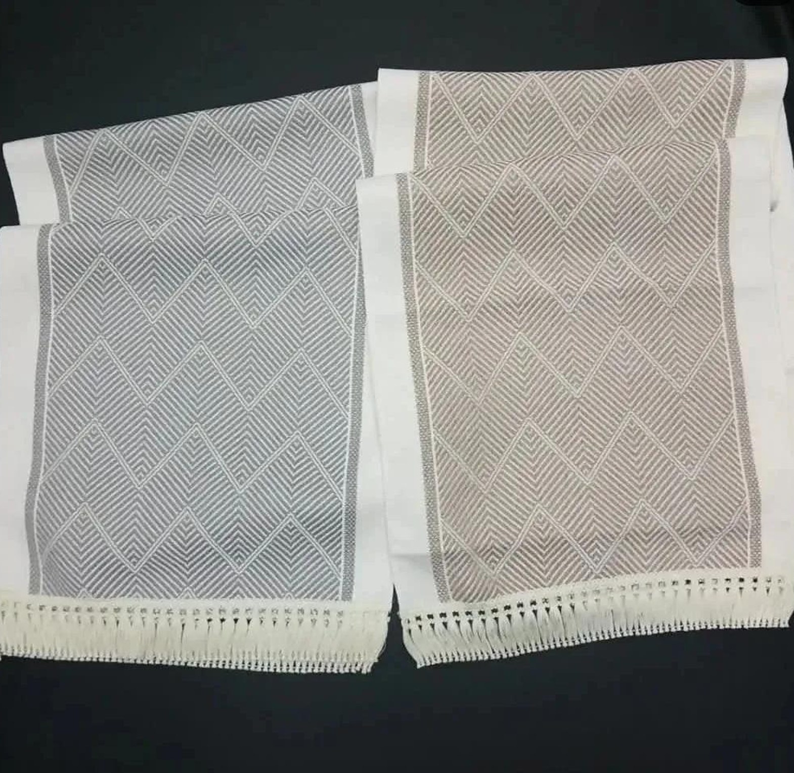 Table runner image