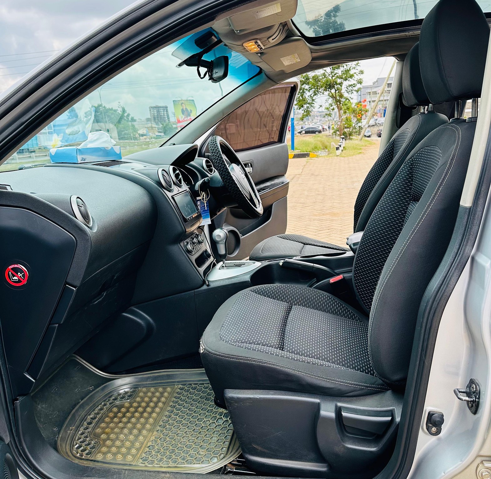 Nissan Daulis KCX, YOM 2012,  Automatic, Rating 2000cc, with Panoramic Moonroof image