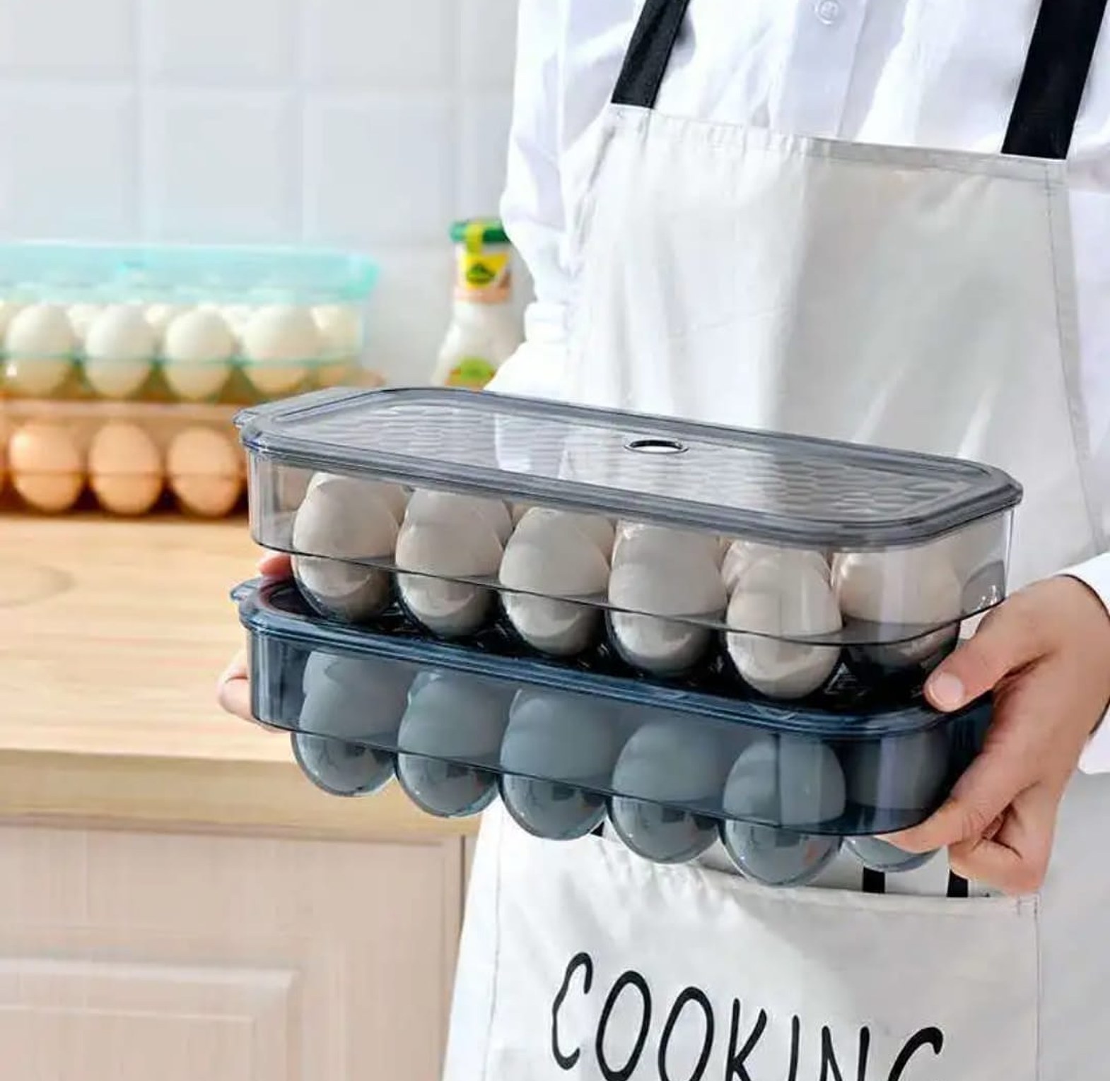 16-Slot Stackable Transparent Egg Storage Box with Protective Lid image