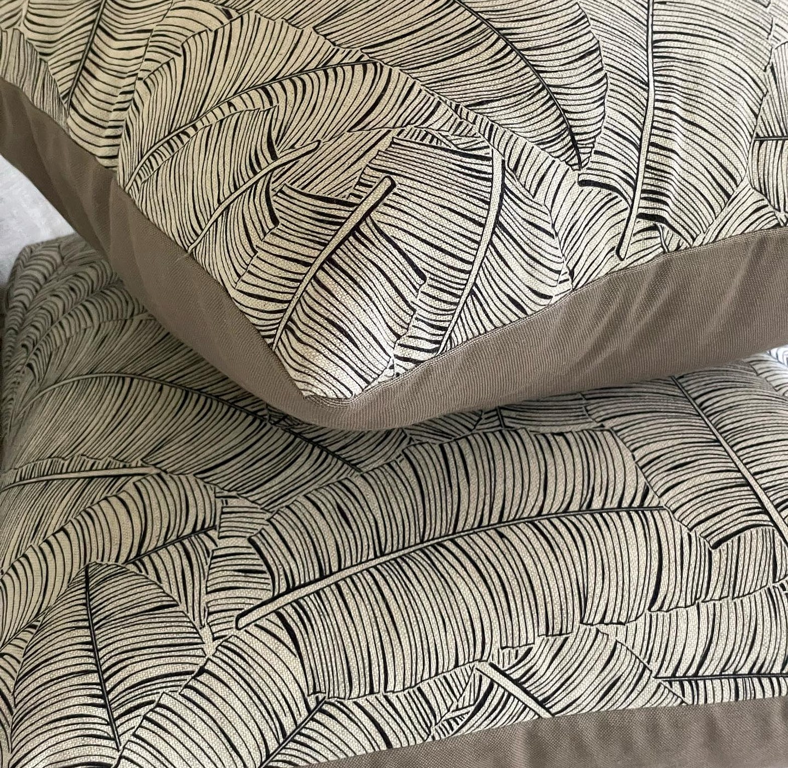 Leaf Cushion image
