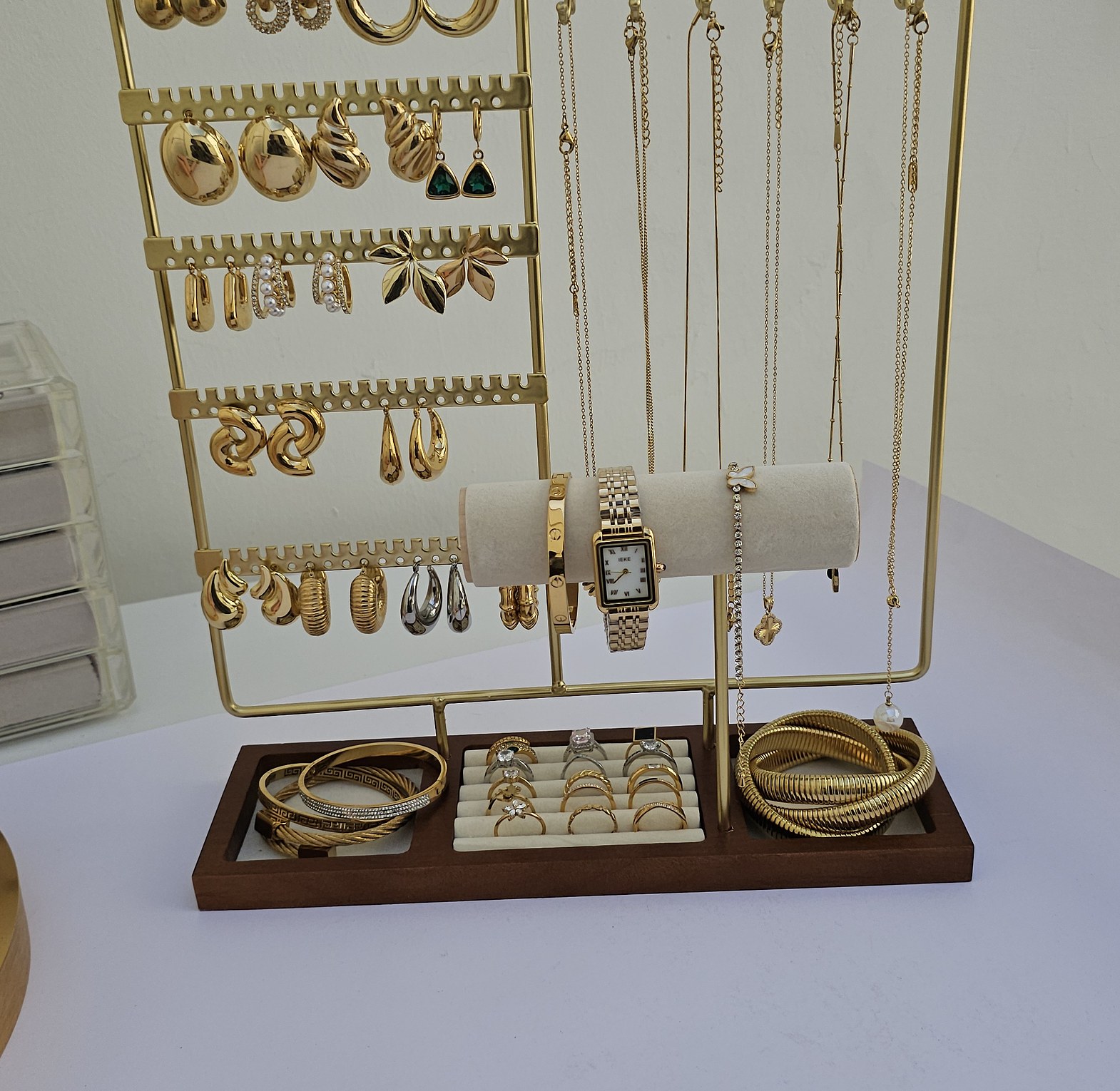 Gold jewelry rack  image