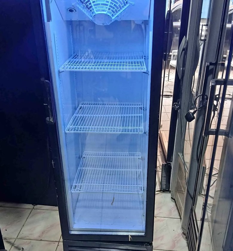 Single display chiller image
