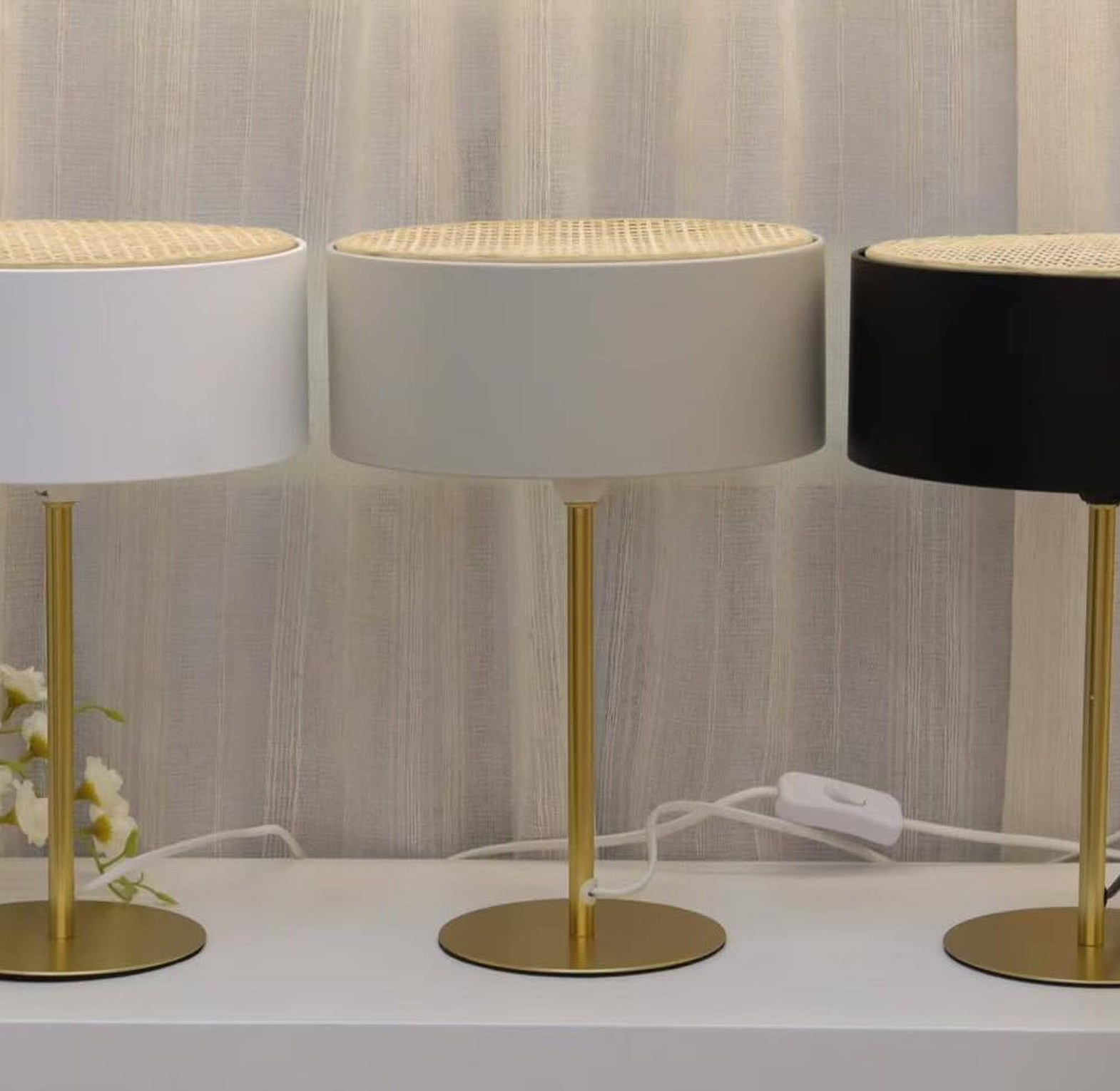Modern Gold Table Lamp image