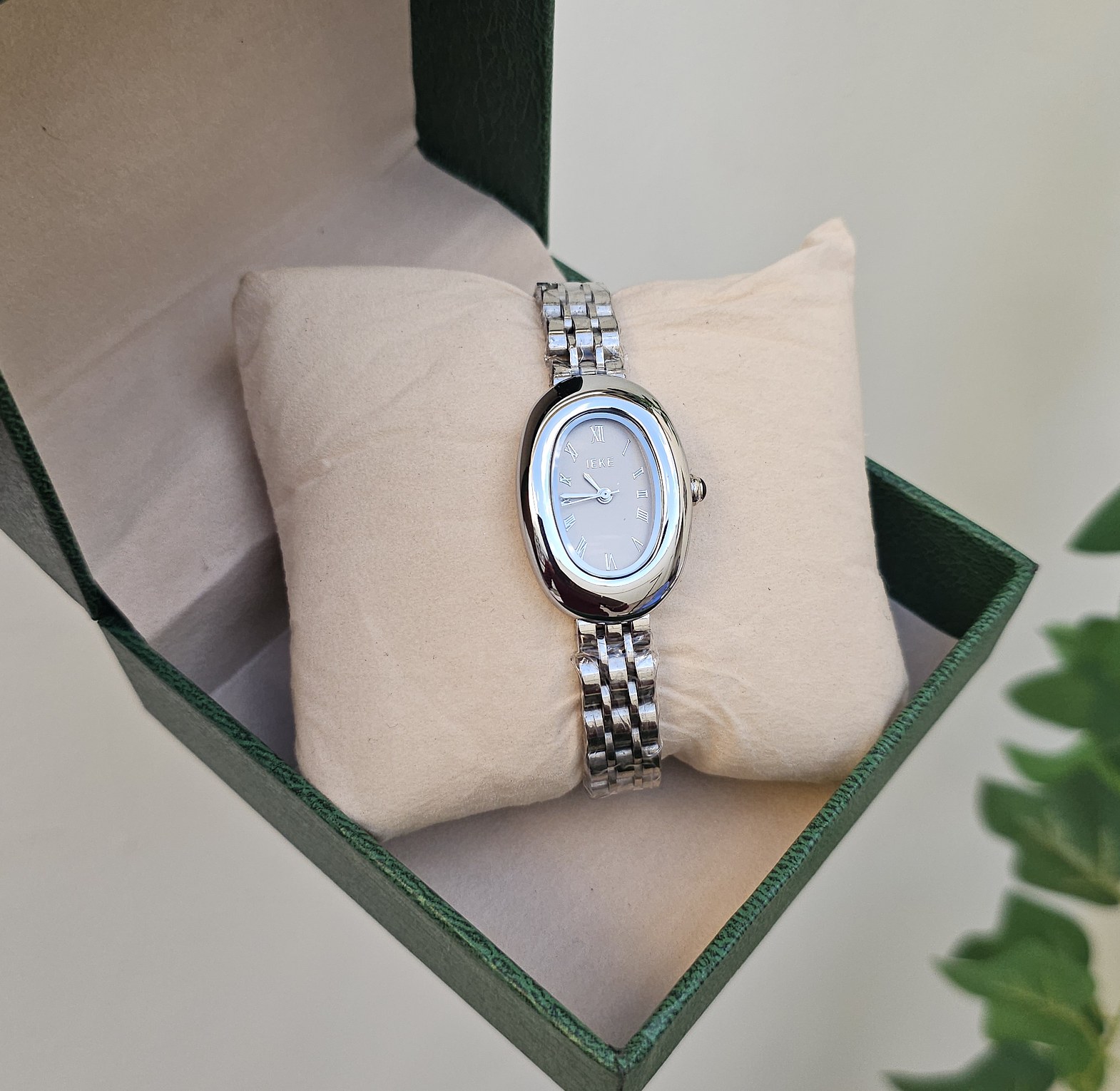 IEKE oval vintage watches  image