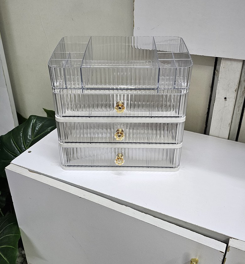Make up organizer  image