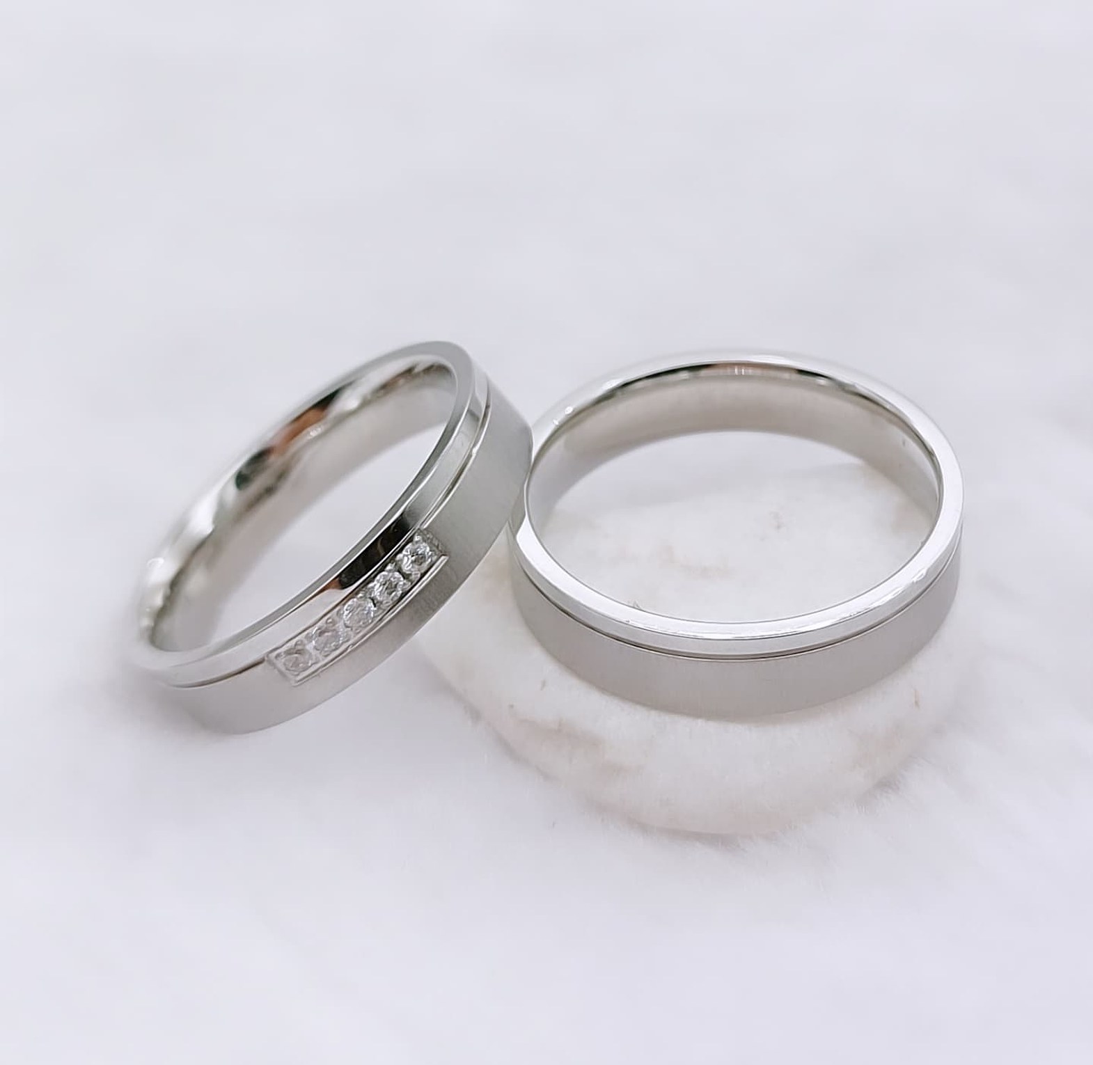 Couple wedding bands  image
