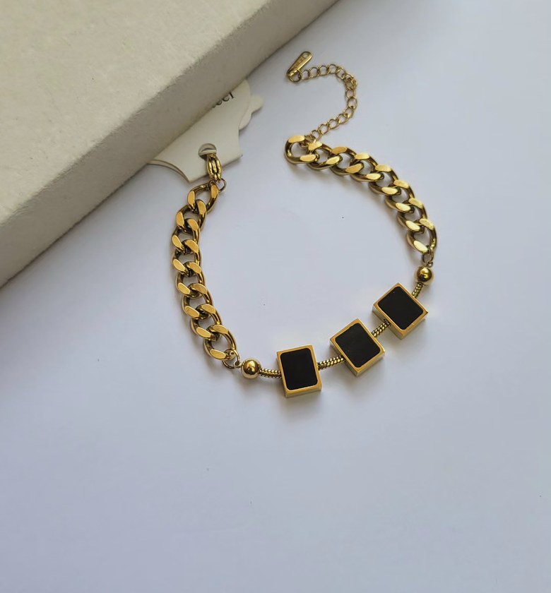 Bracelet  image