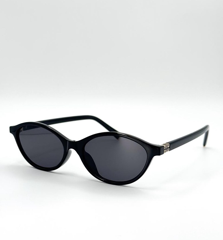Onyx Velvet Sleek Oval Sunglasses image