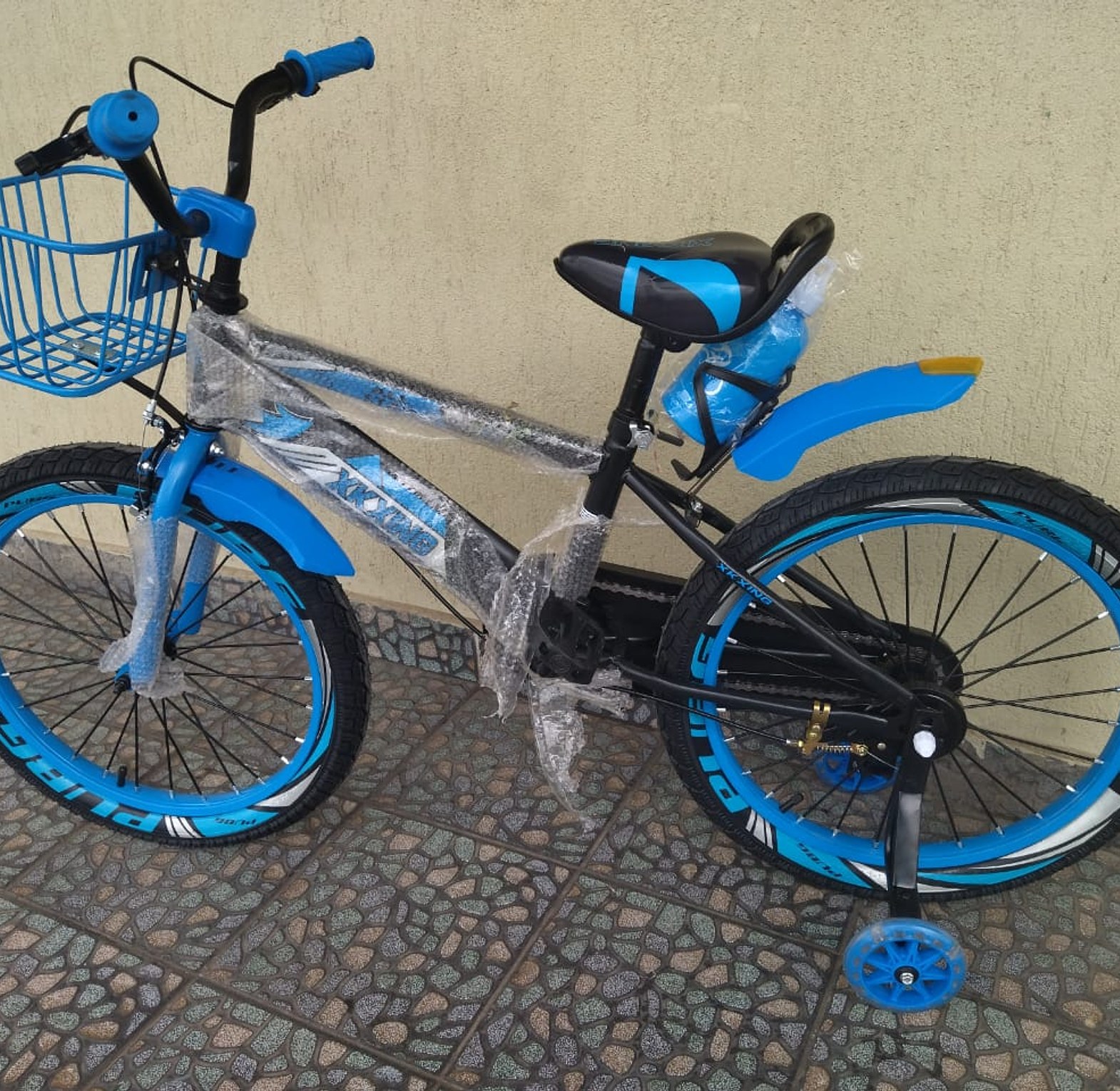 Size 20 Kids Bicycle with Training Wheels, Basket & Padded Seat  image