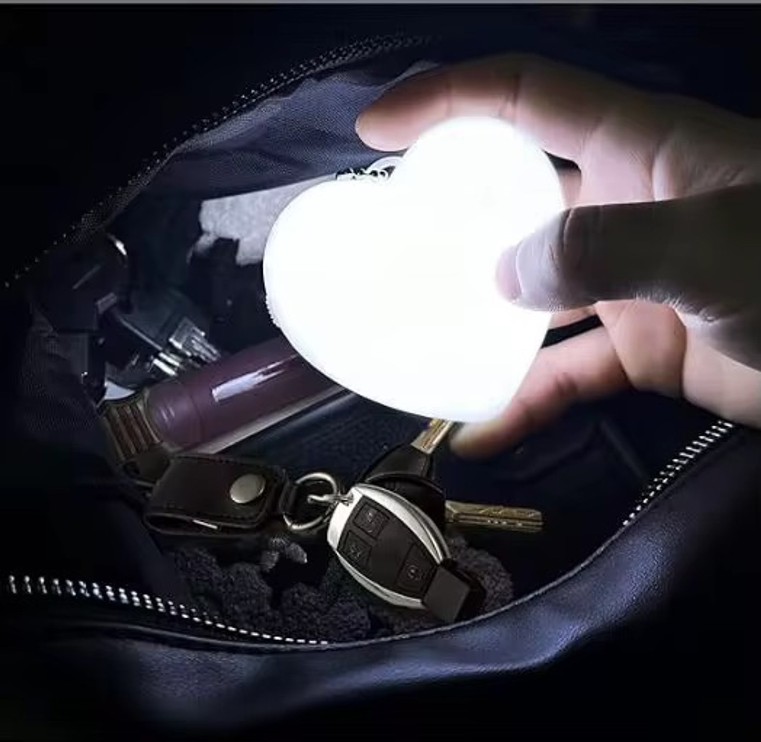 Handbag light image