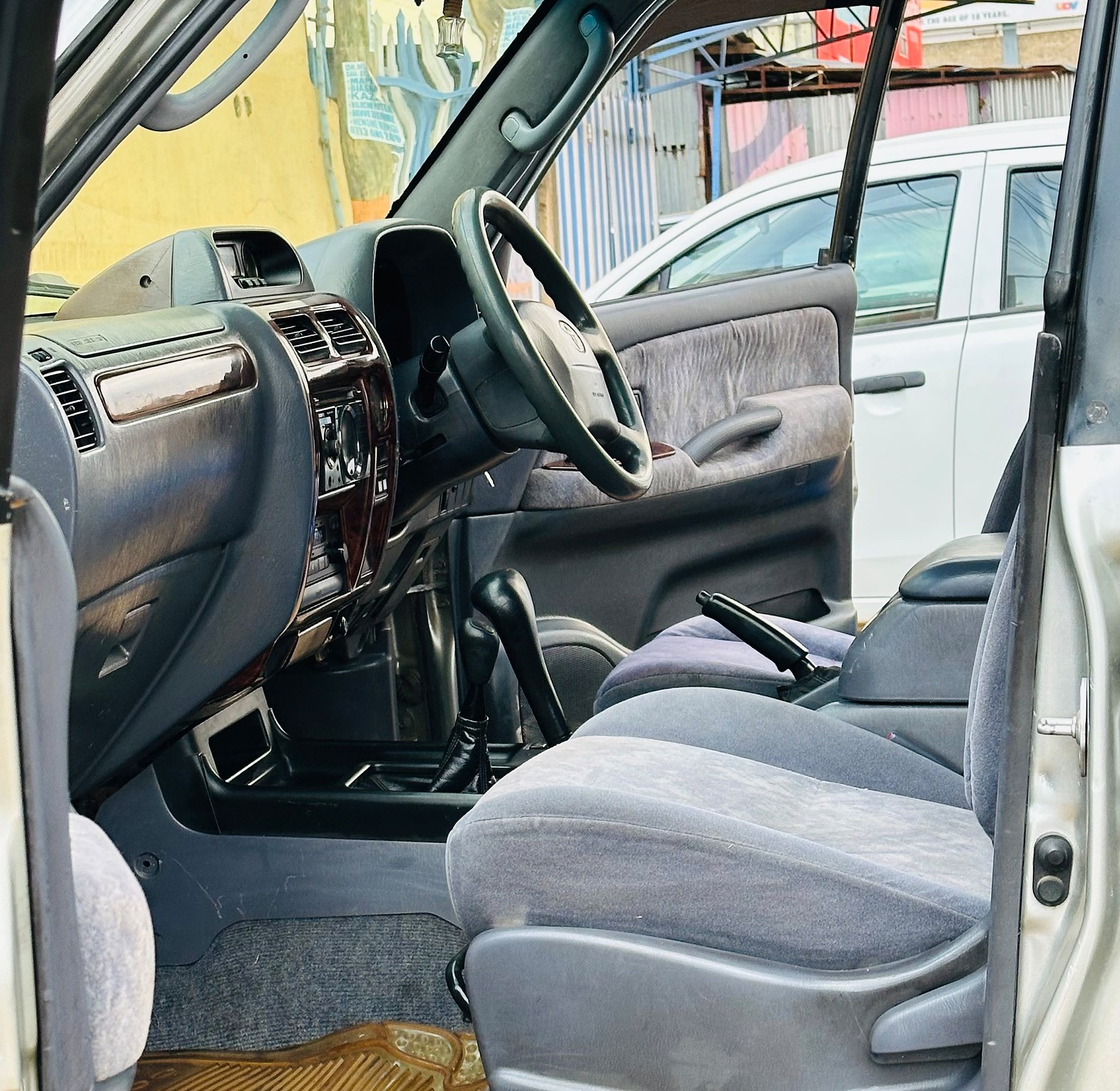 Toyota Landcruiser Prado KBB, YOM 2001 Model, Automatic, Rating 3000cc Diesel image