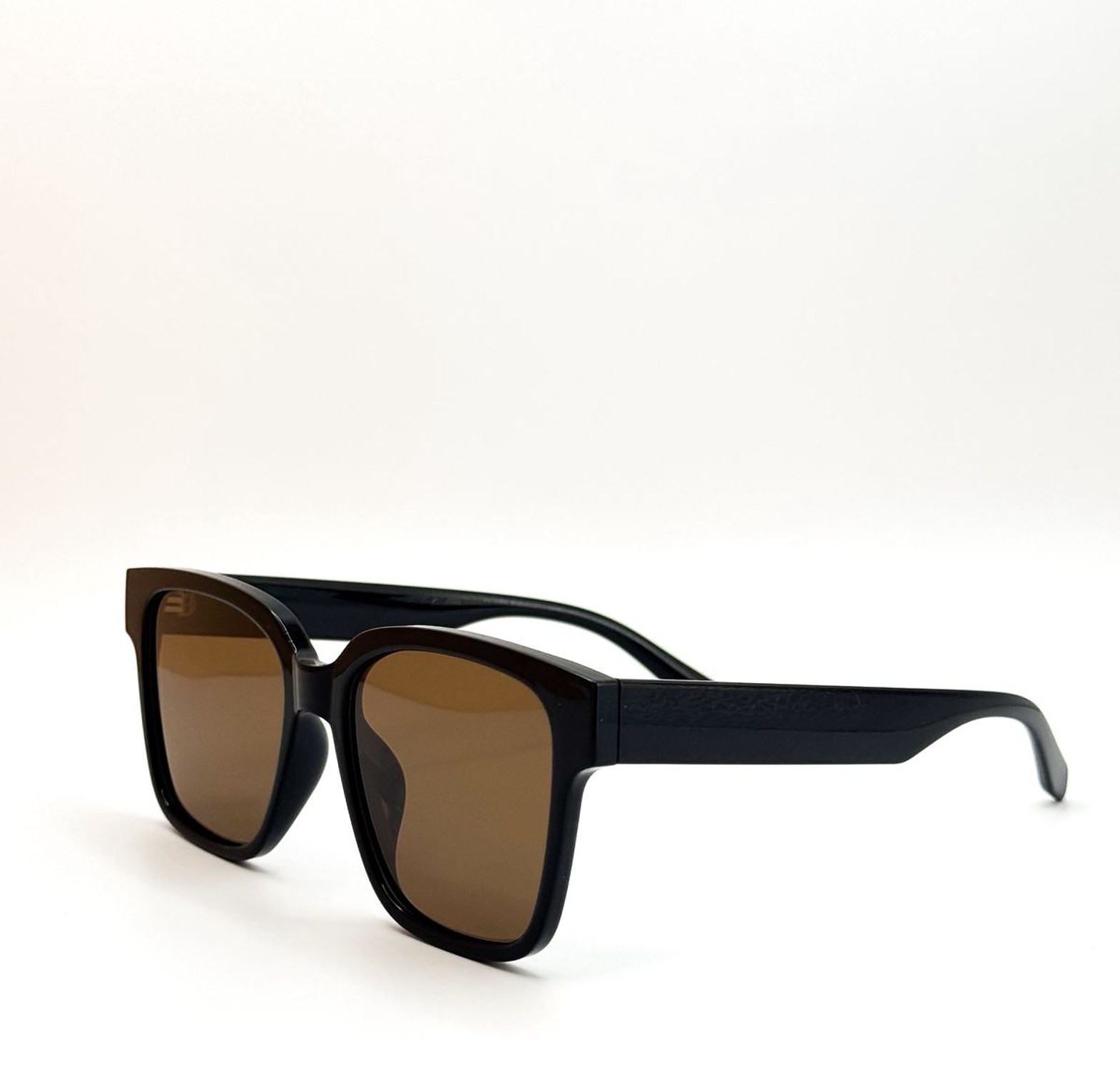 Retro Thick Frame Wide Square Sunglasses image
