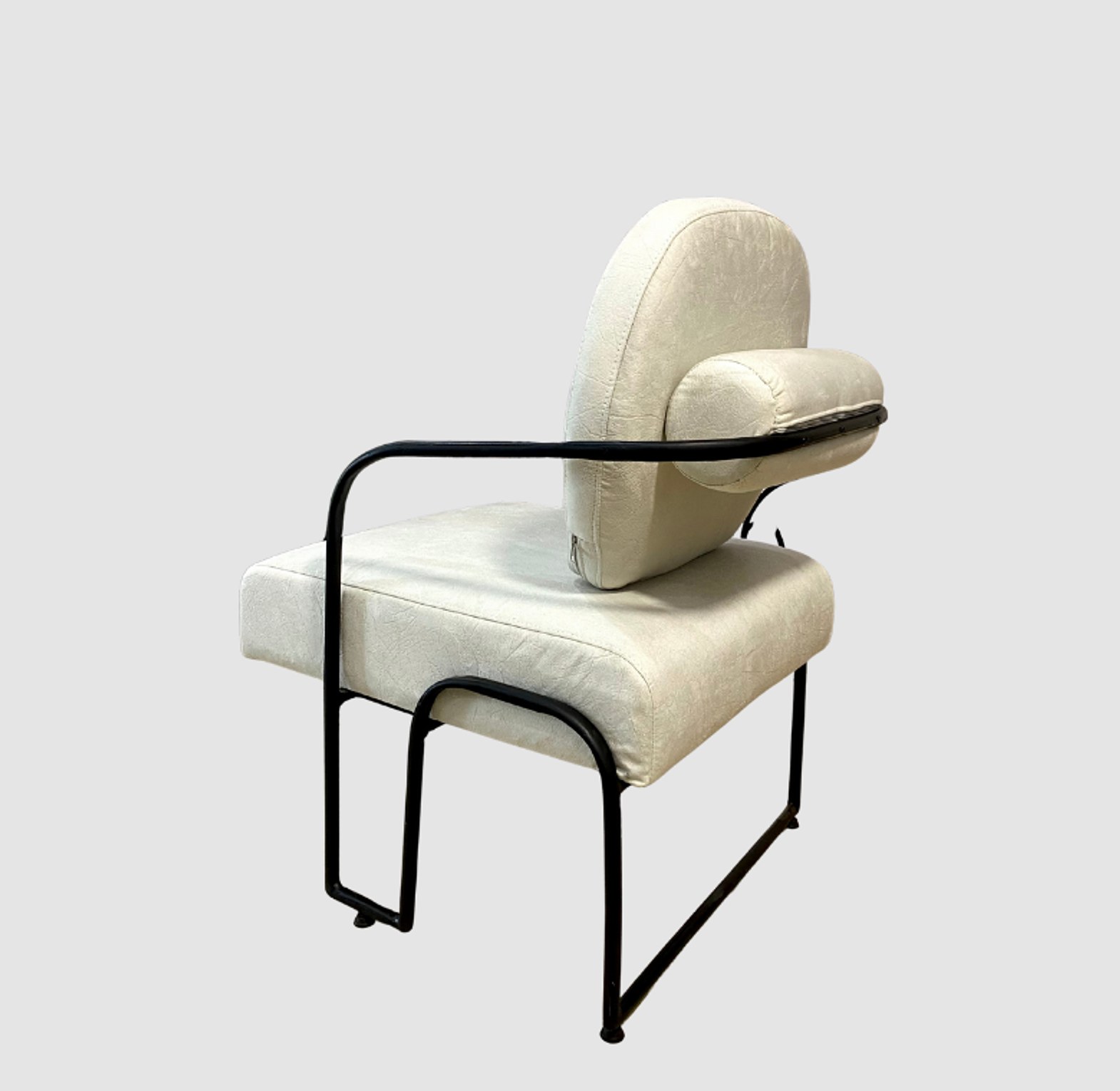Contemporary Sheek Chair image