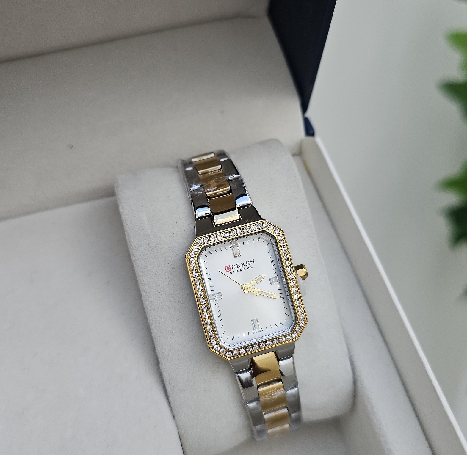 Square classic watch  image