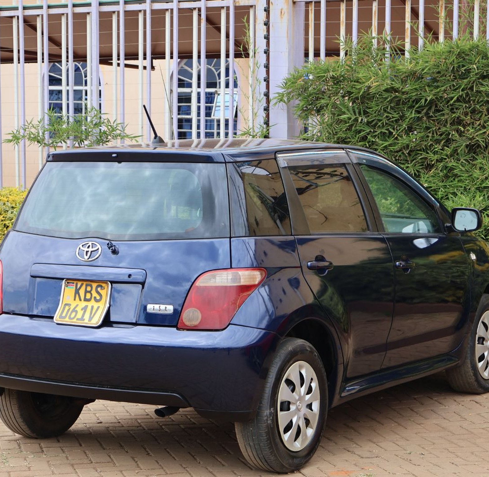 Toyota Ist KBS, YOM  2005 Model, Automatic, Rating 1300cc image