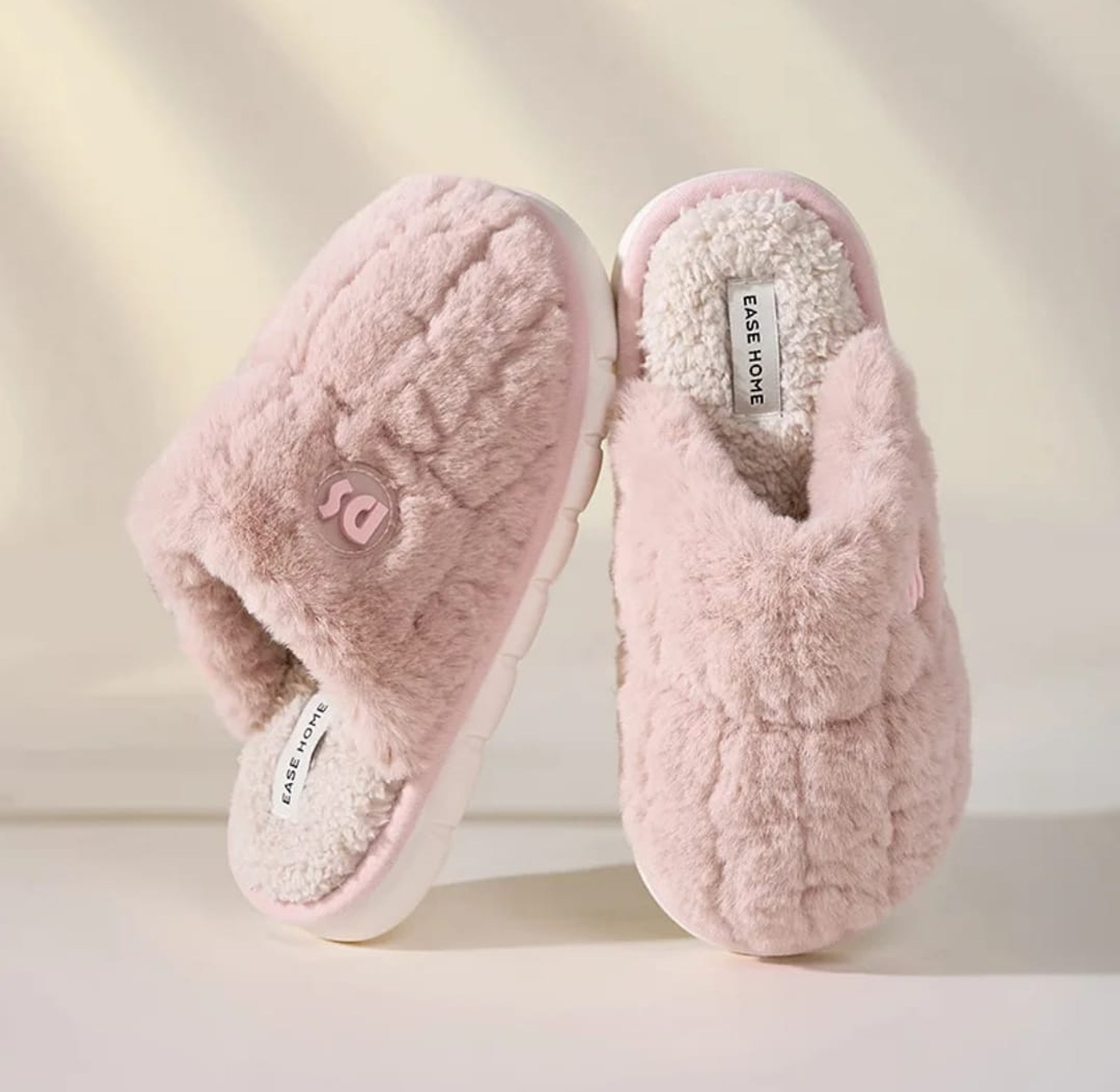 Women’s Winter Plush Slippers image