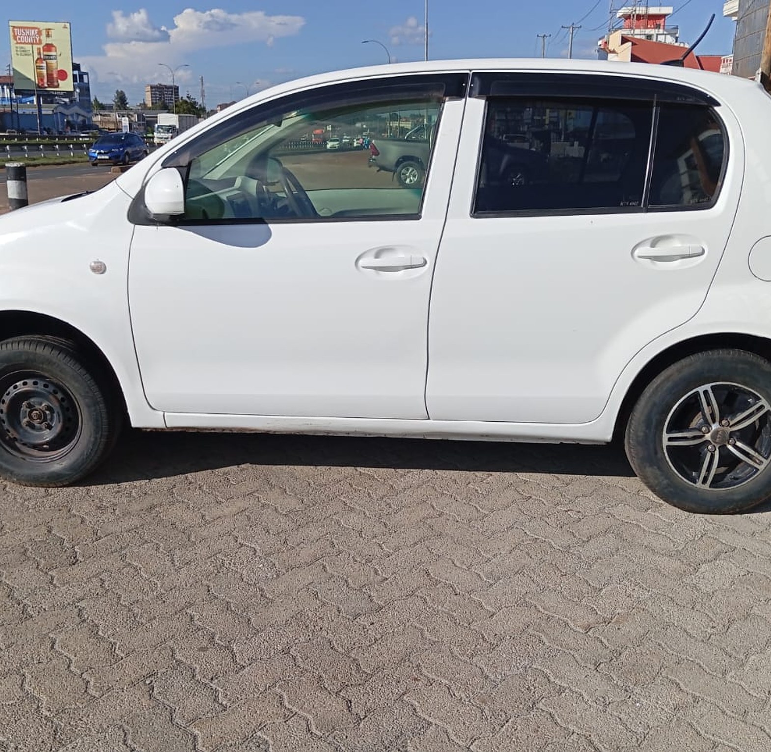 Toyota Passo KCV,YOM 2012, Automatic, Rating 1000cc image