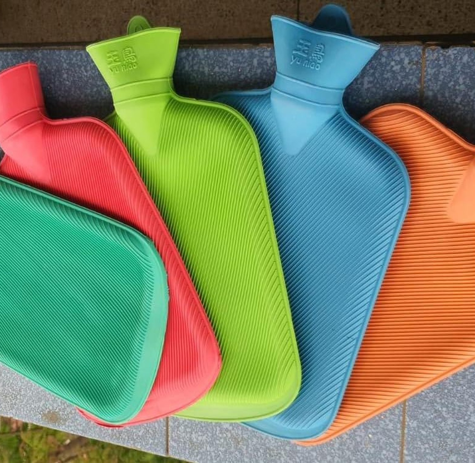 1.75L Rubber Hot Water Bottle image