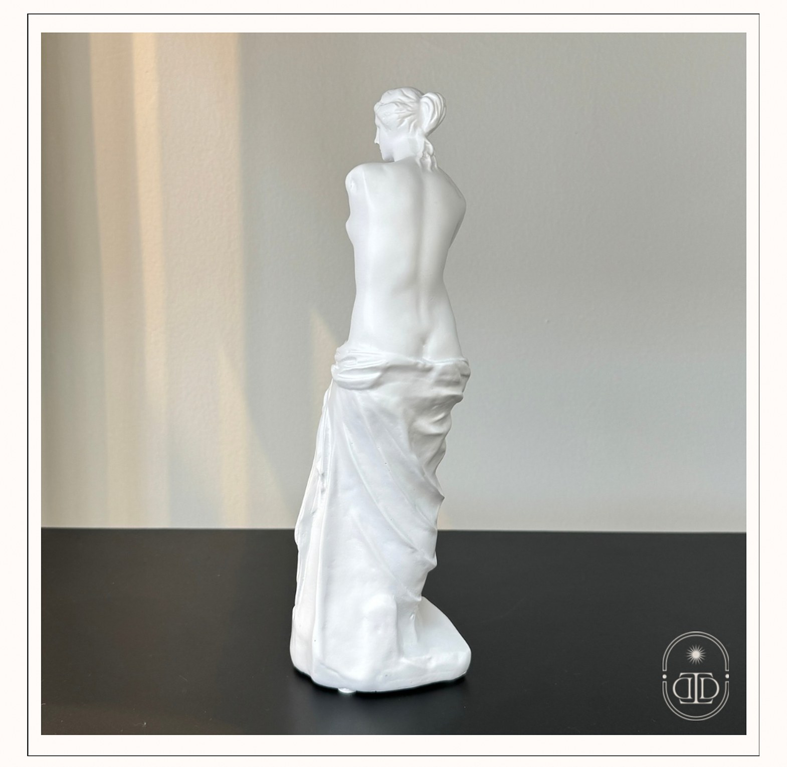 Venus de milo sculpture  image