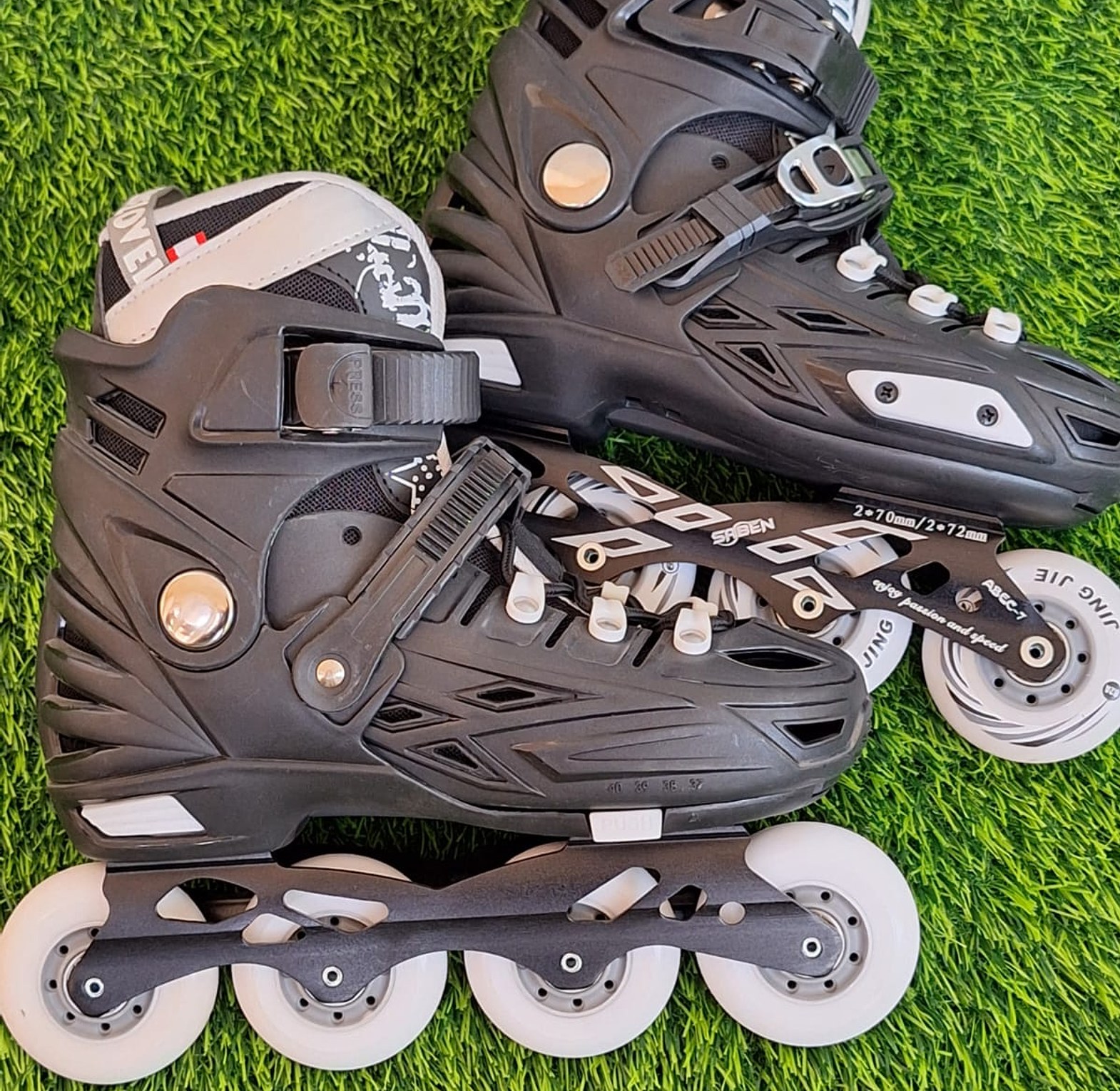 Professional Roller Skate Shoes Hard boots Size 31 to 40 image