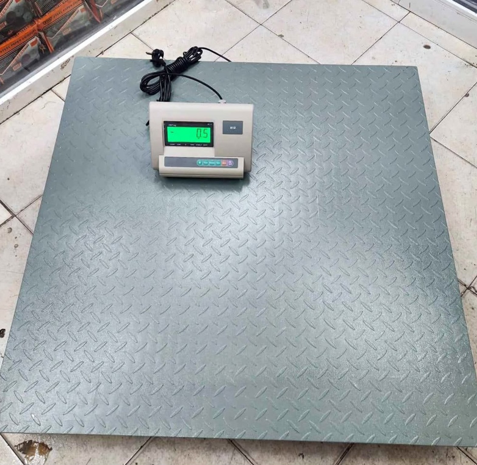 1000kg digital weighing scale image