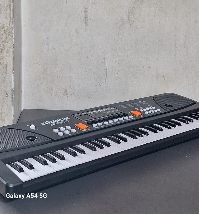 61 keys keyboard piano, image