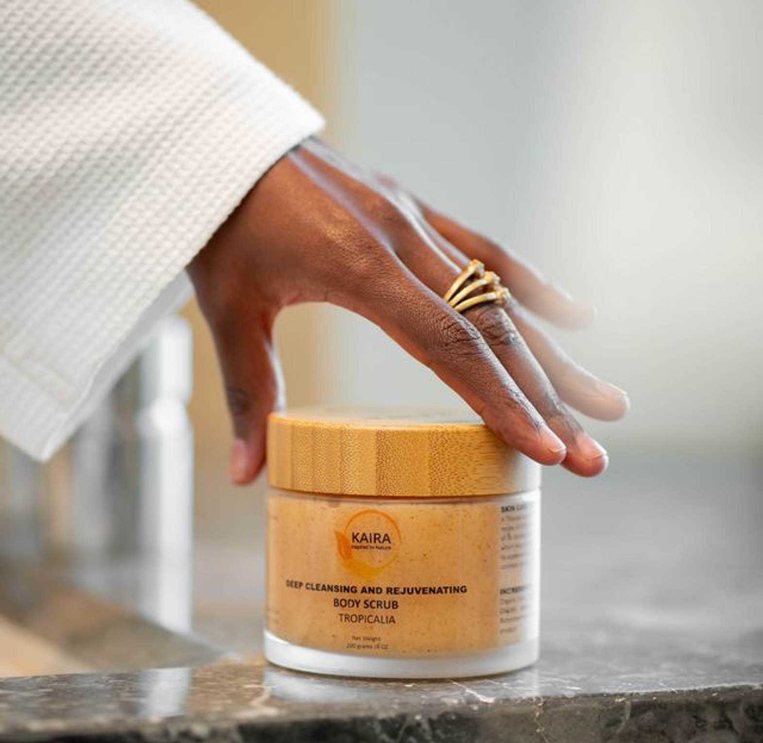 TROPICALIA BODY SCRUB image