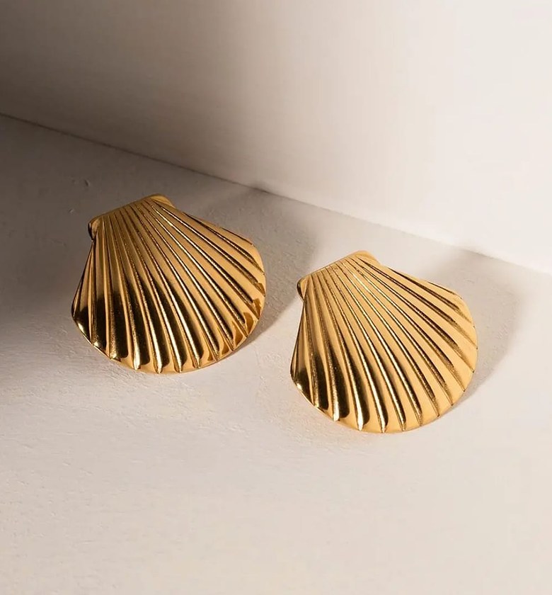 Shell earrings  image