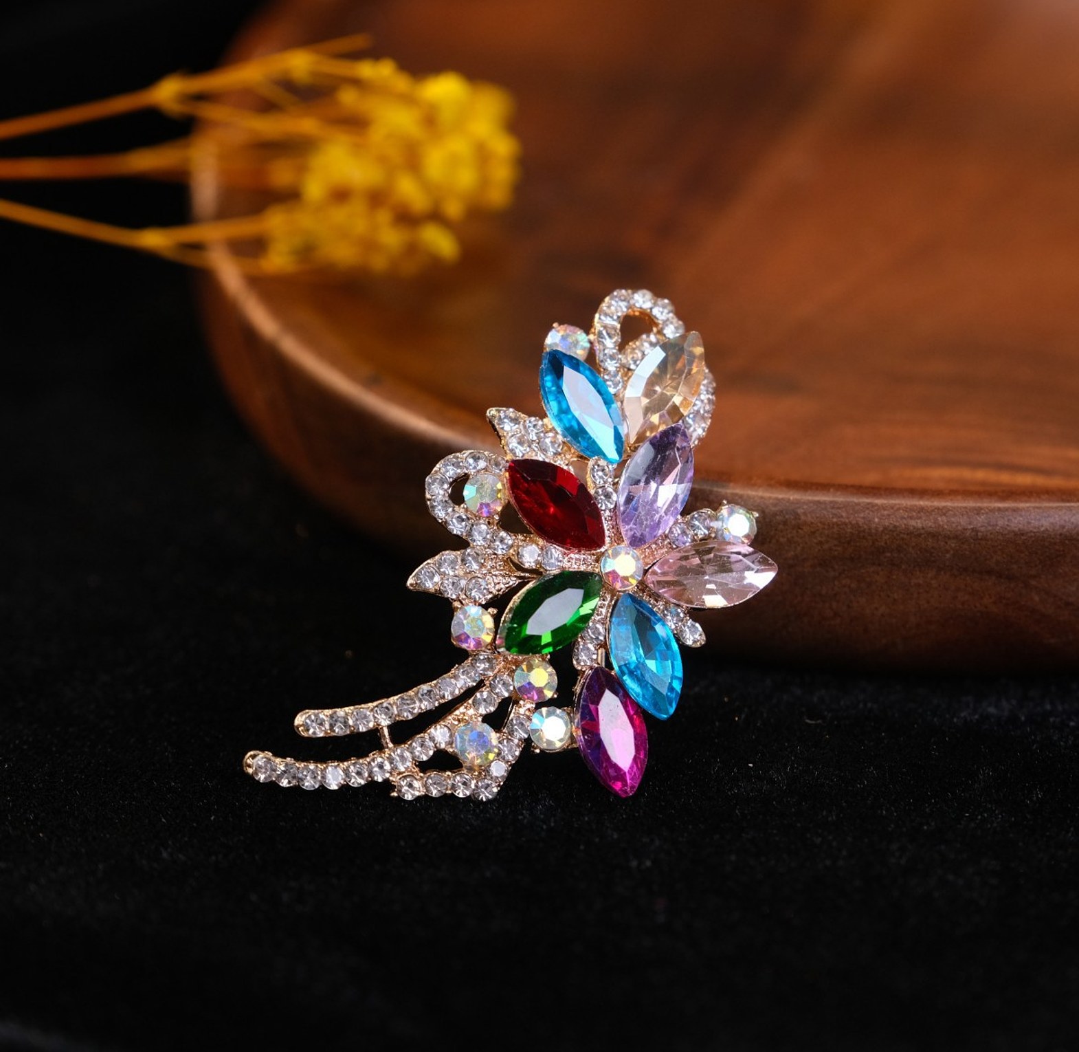 Multicolor floral brooch image