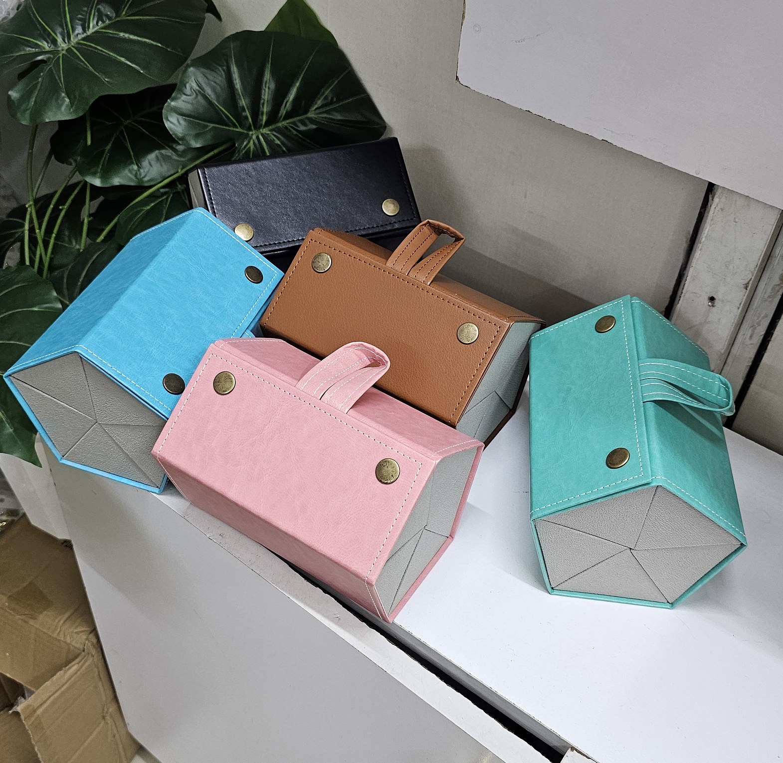 Sunglasses organizers  image