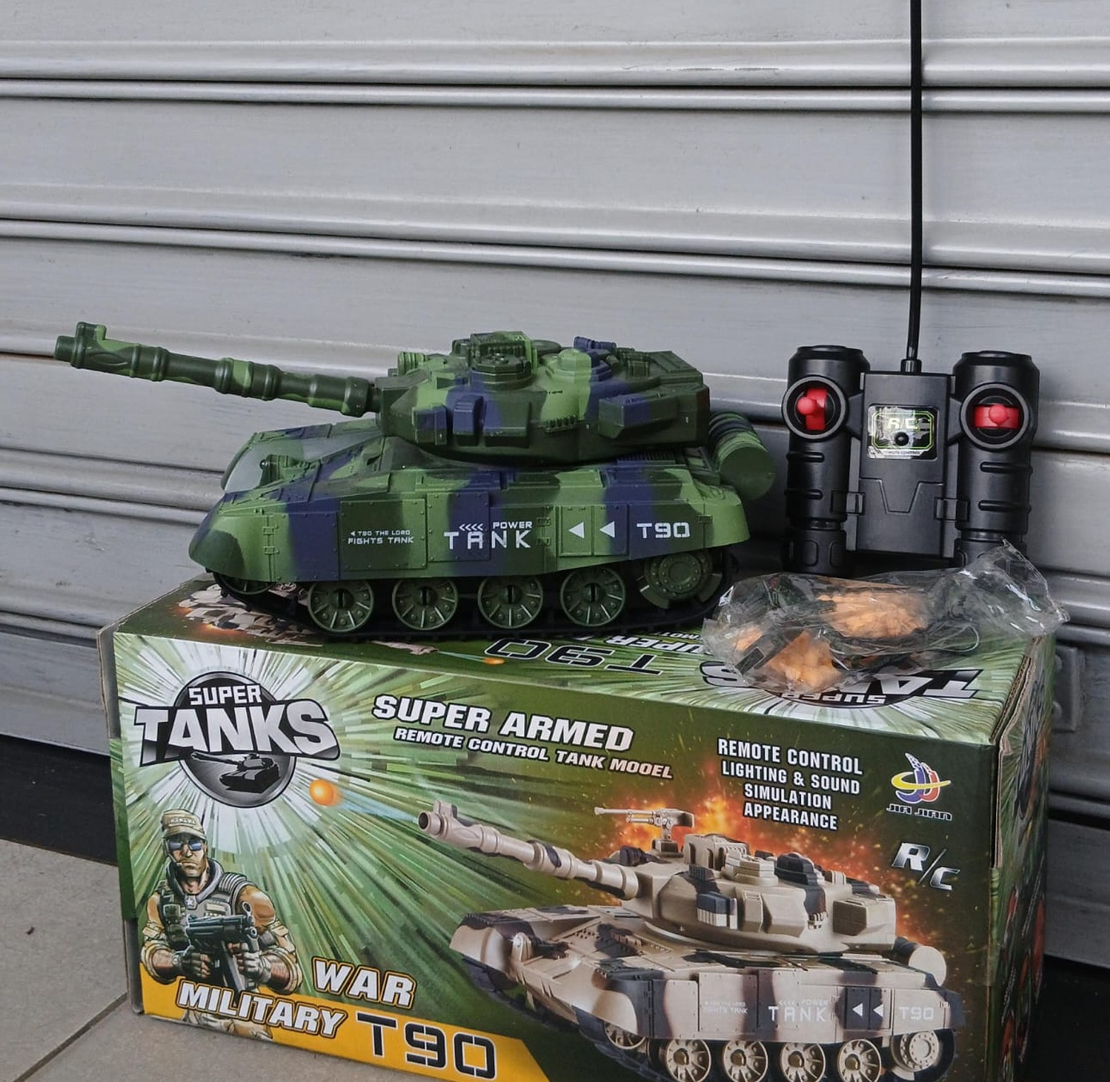 Military super tank remote control with lighting & sound simulation appearance  image