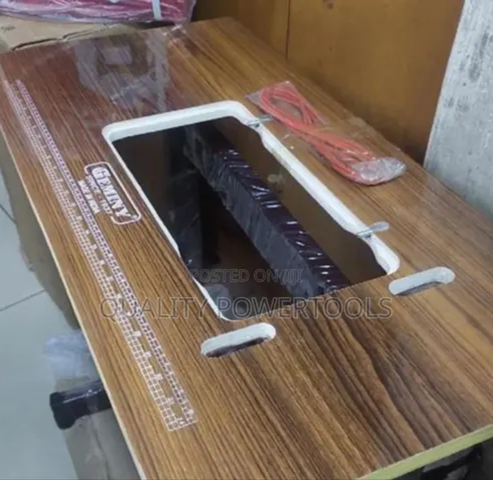 Imported sewing table image