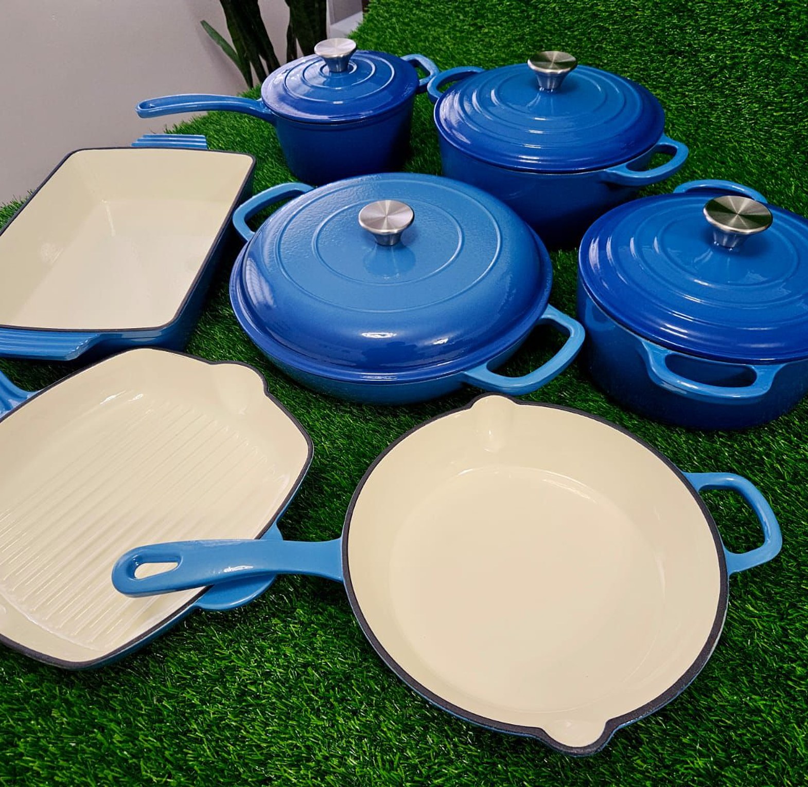 11-Piece Cast Iron Cookware Set image