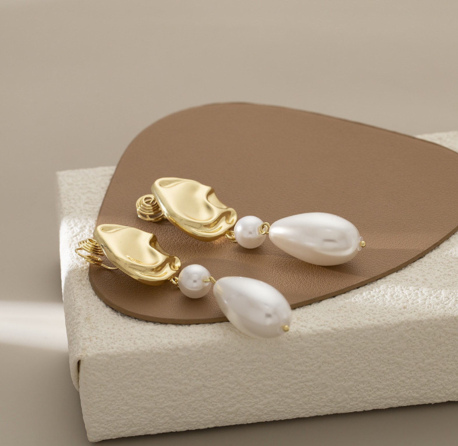 Clip on Pearl earrings image