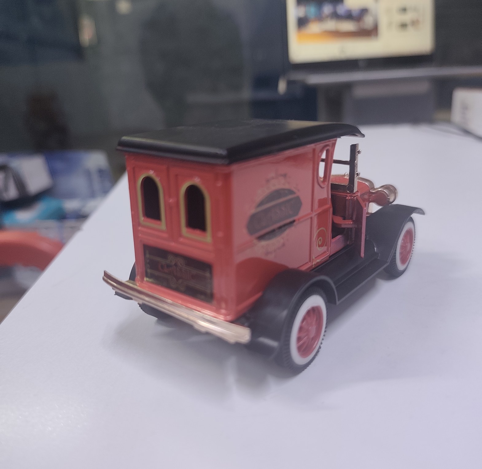 Vintage Die-cast Metal Model Car Classic Delivery Van | Premium Alloy Toy Vehicle | Home & Office Decor image