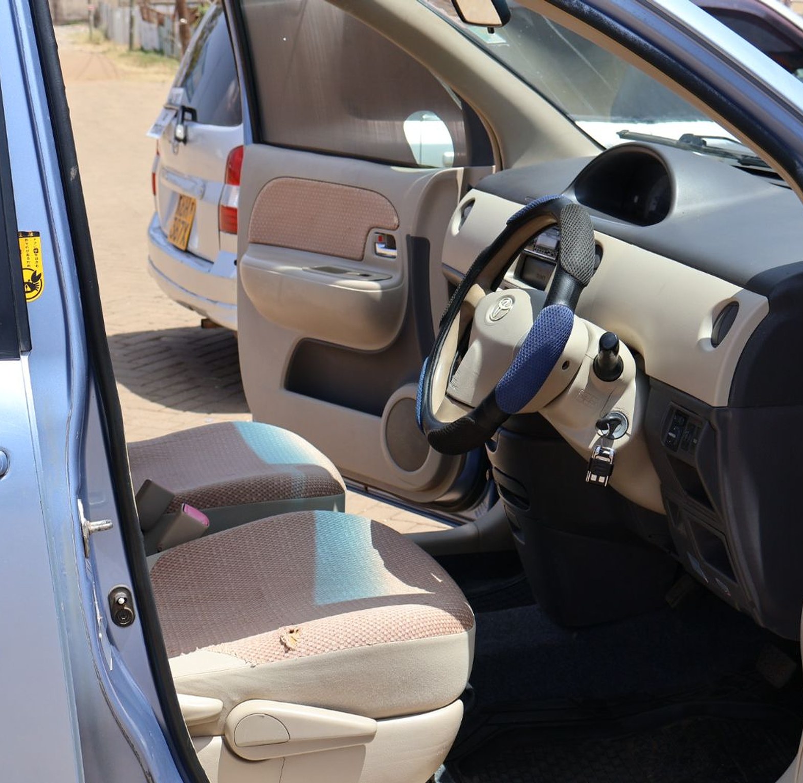 Toyota Sienta KCX, YOM 2012 Model,  Automatic, Rating 1500cc 7 Seater image