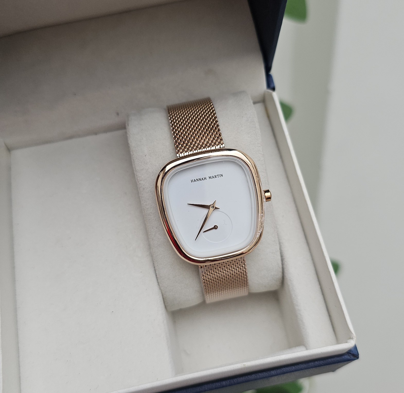 Classic squaval watch image