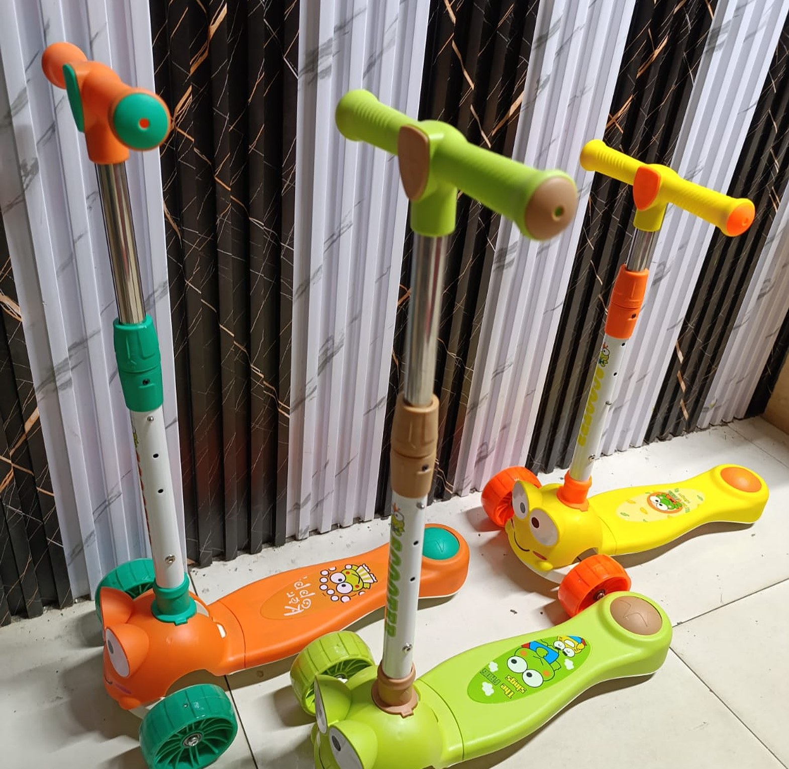 Kids Adjustable Scooter Can Handle Unto 50kg, 3-12 Years image