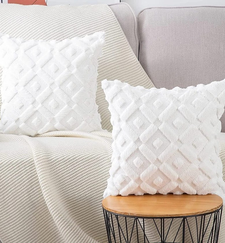 Luxury  Plush Flocking Cushion Cover 3D image