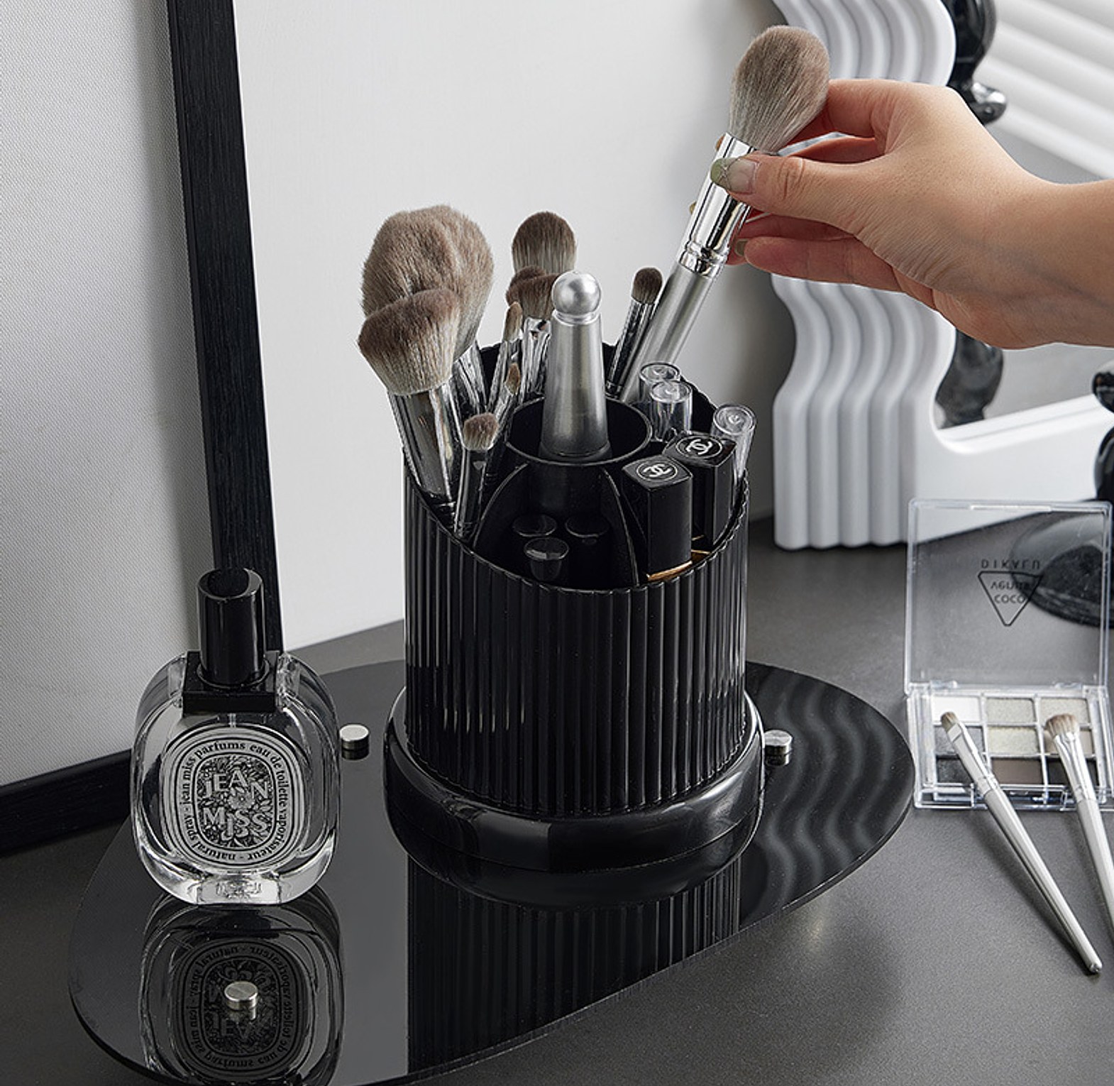 Desktop Makeup Brush Storage Bucket Cup Holder image
