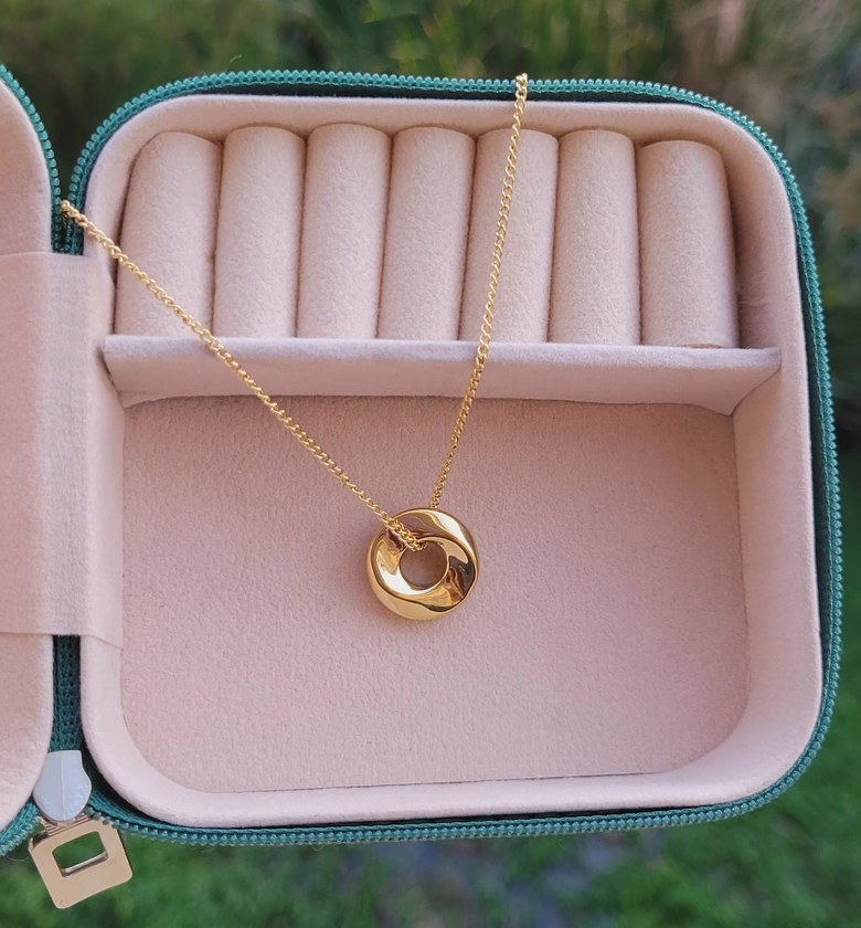 Round hollow necklace  image