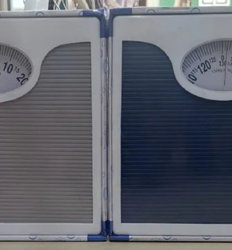 Analogue bathroom scale image