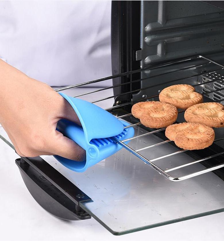 2Pc Kitchen Silicone Heat Resistant Gloves image