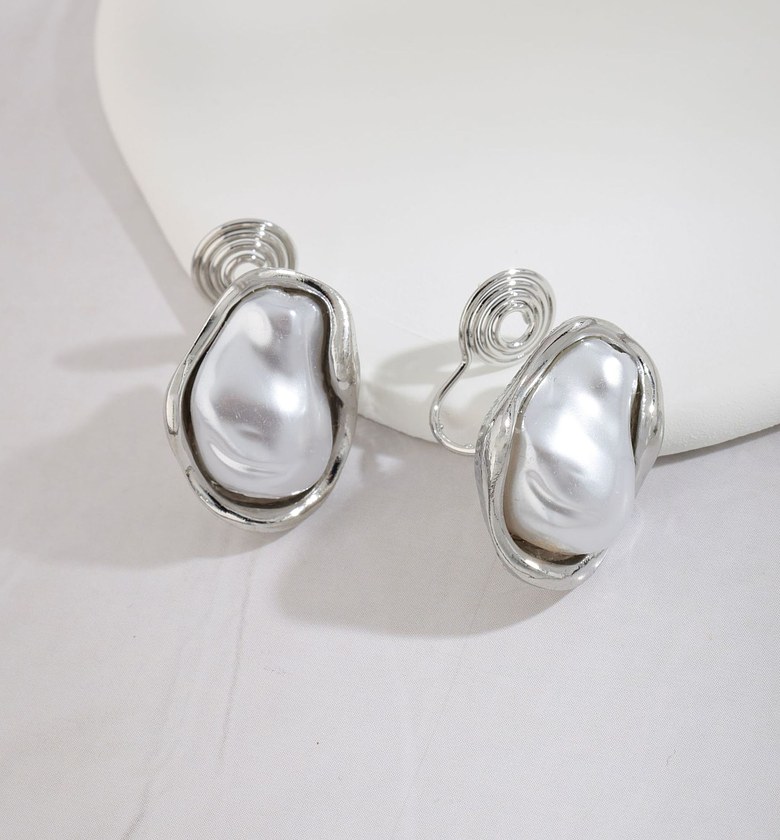 Clip-On Earrings 004 image